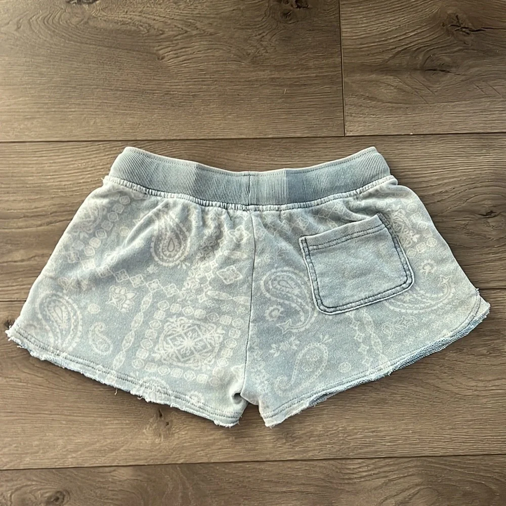 Vintage Havana Shorts🌴☀️ - Picture 2 of 3